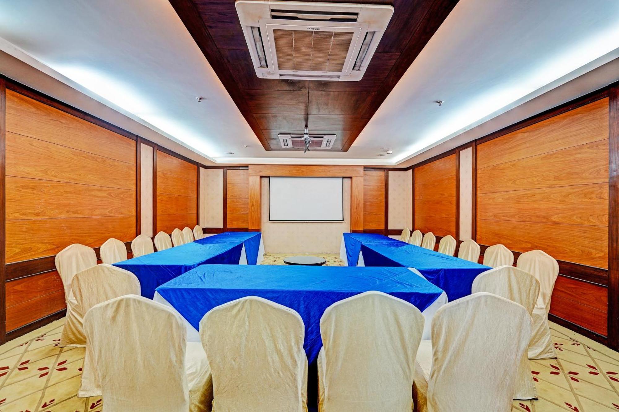 Hotel Grand Aerotech New Delhi Exterior photo